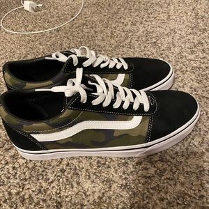 9.5 old skool vans